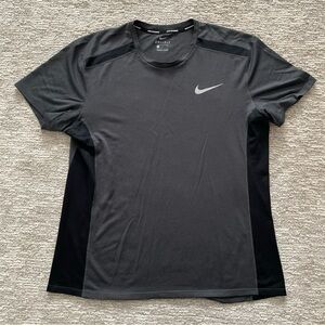 Nike Running Shirt Mens Large Gray Dri Fit Mesh Short Sleeve Athletic Workout
